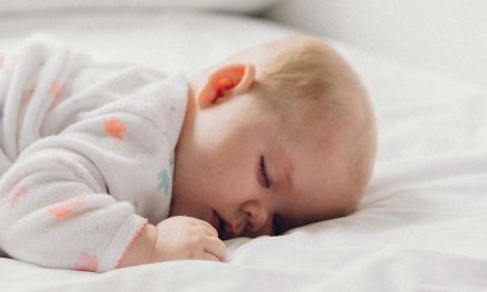Conseils pour ne pas altérer le sommeil de votre bébé à Noël